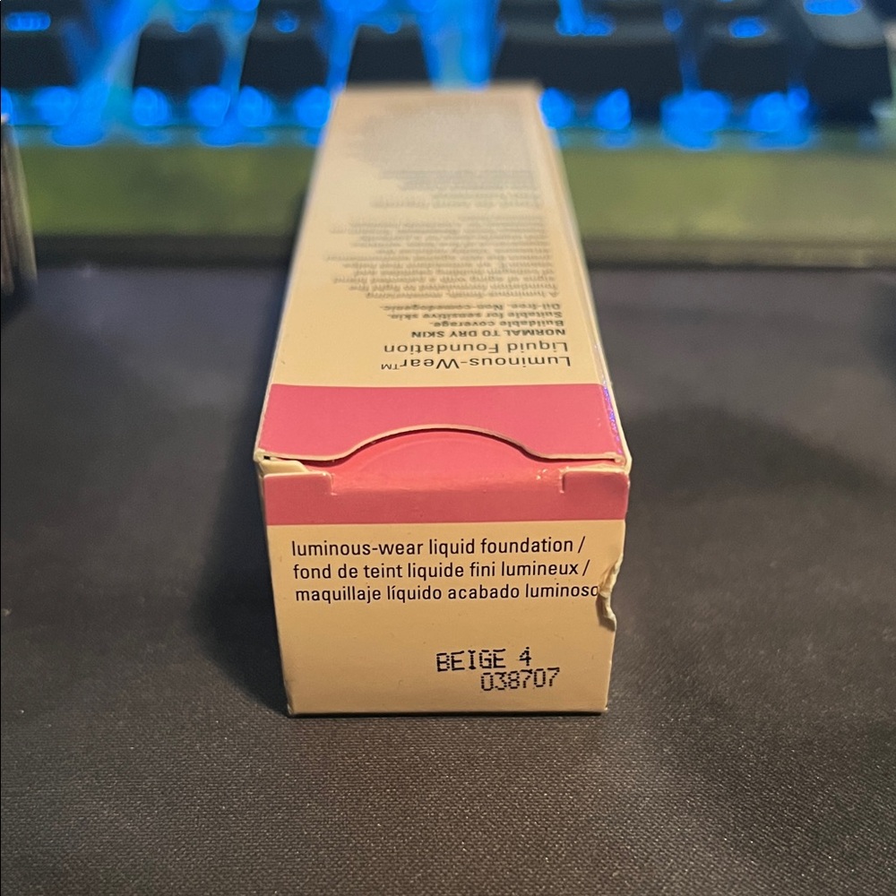 Mary Kay Luminous-Wear Foundation - Beige 4